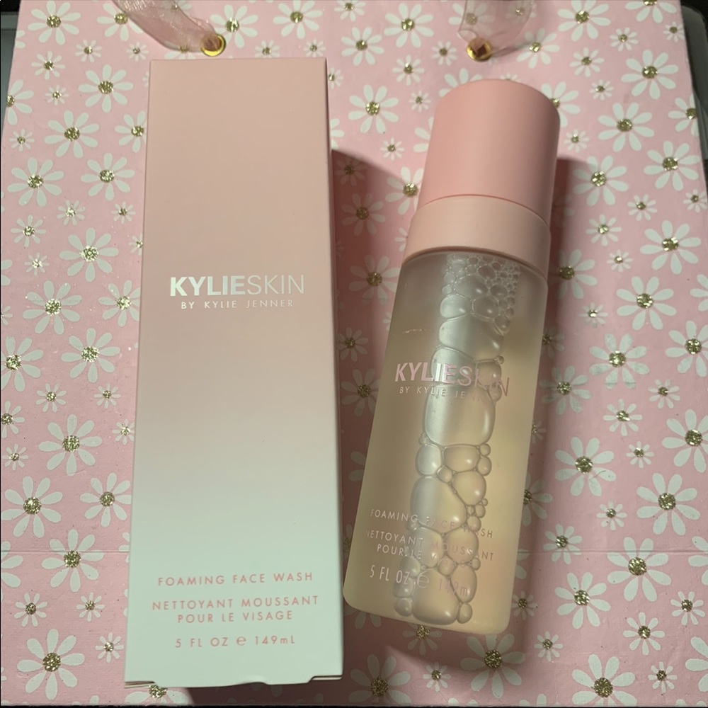Kylie Skin Foaming Face wash